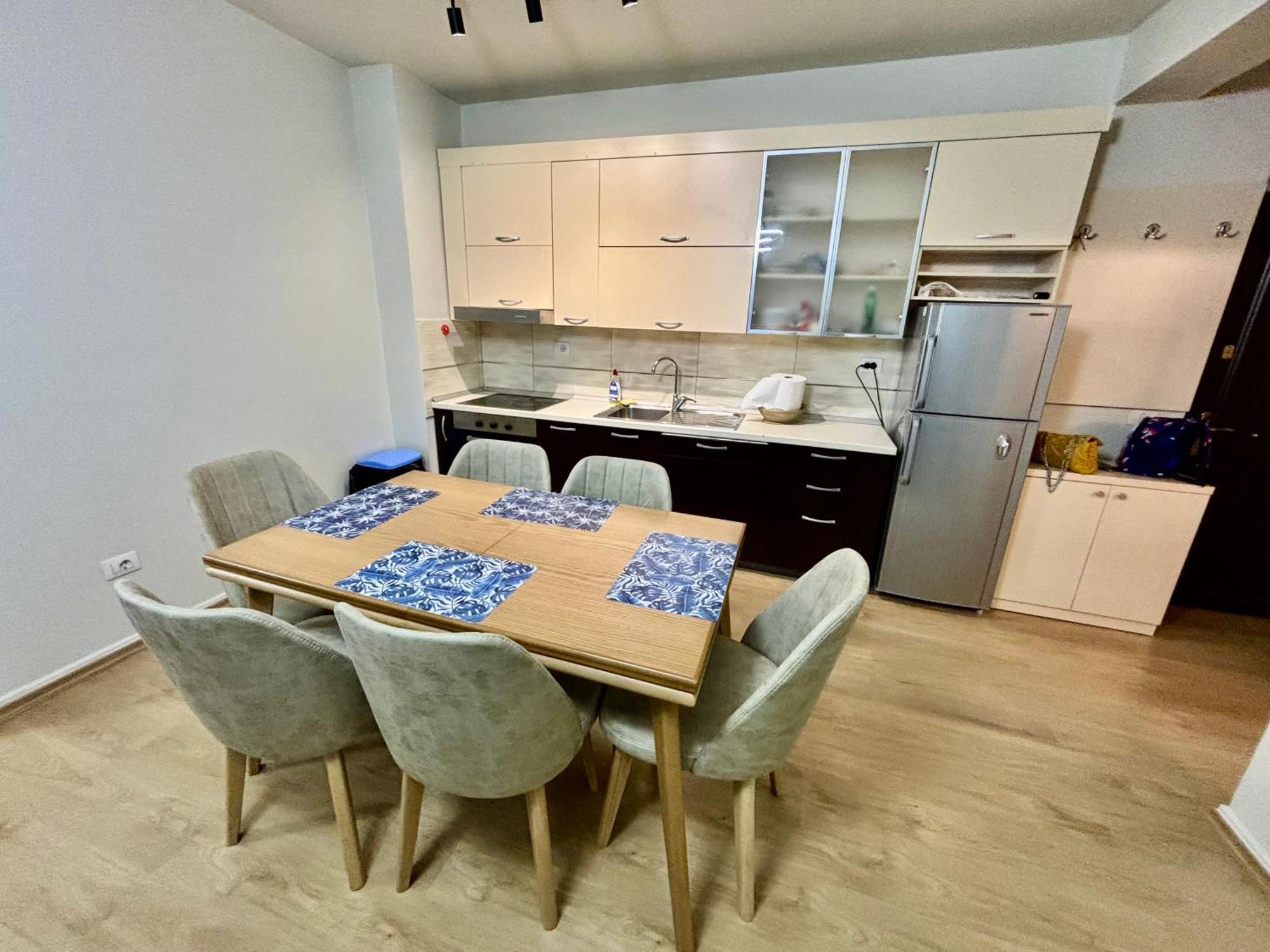 Edi'S Apartament Тирана Экстерьер фото